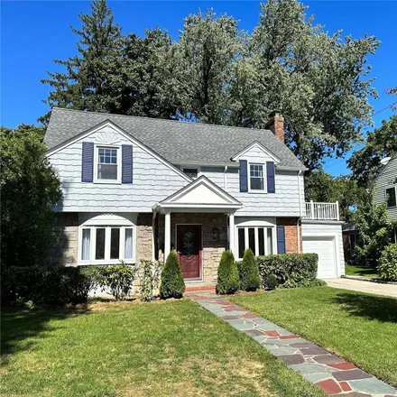 Buy this 3 bed house on 41 Shoreview Road in Manhasset, NY 11030