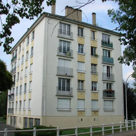 Rent this 3 bed apartment on 3 Rond-Point de la Victoire in 91150 Étampes, France