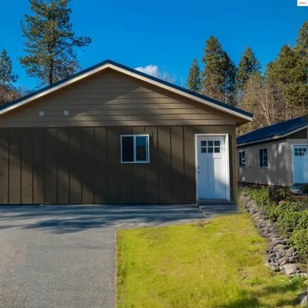 Buy this 3 bed house on 6525 Chinook Street in Bonners Ferry, ID 83805