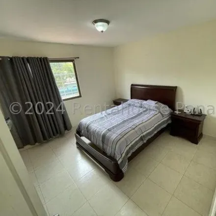 Rent this 3 bed house on Calle 20 in Distrito San Miguelito, Panama City