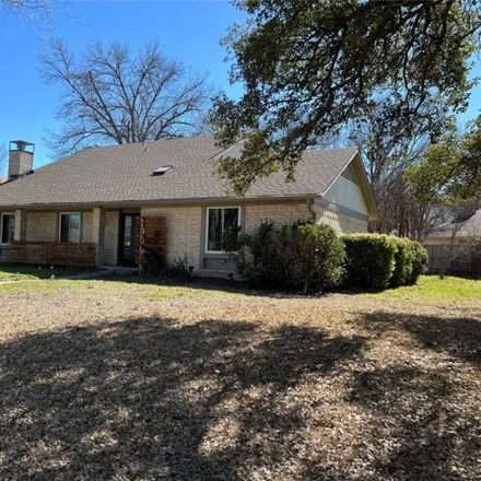 Image 2 - 1900 Arvada Drive, Richardson, TX 75081, USA - House for sale