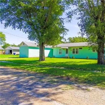 Buy this 2 bed house on 477 West 1st Street in Houstonia, Pettis County