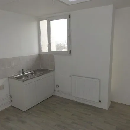 Rent this 3 bed apartment on Maizière-les-Metz in Rue Victor Hugo, 57280 Maizières-lès-Metz