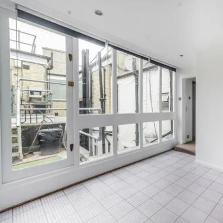 Image 3 - Azagury, 50 Knightsbridge, London, SW1X 8ET, United Kingdom - House for sale