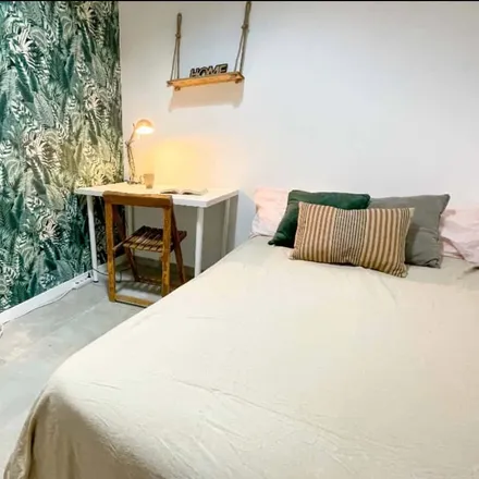 Rent this 6 bed room on Madrid in Calle de San Cosme y San Damián, 9