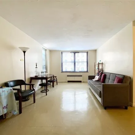 Image 3 - 86-15 Dongan Avenue, New York, NY 11373, USA - Apartment for sale