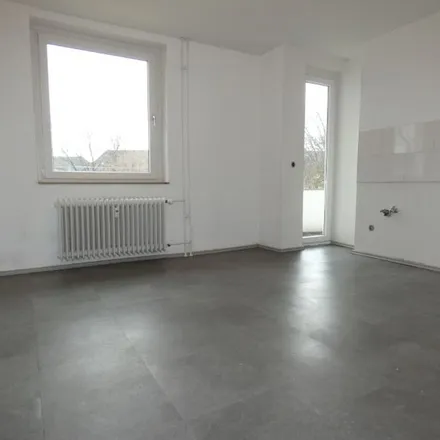 Rent this 3 bed apartment on Stolbergstraße 76 in 45355 Essen, Germany