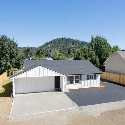 Buy this 3 bed house on 2432 North 8th Street in Coeur d'Alene, ID 83814