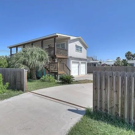 Buy this 2 bed house on 424 S Station St in Port Aransas, Texas