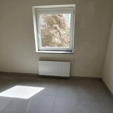 Rent this 2 bed apartment on Kortrijksestraat 15 in 8530 Harelbeke, Belgium