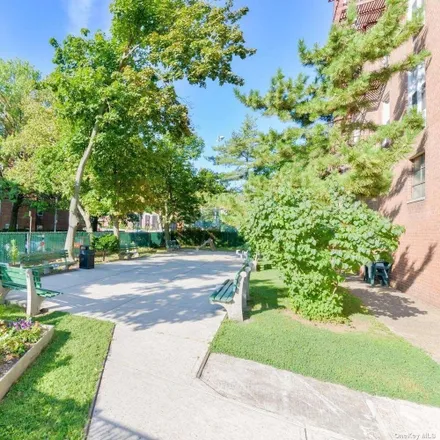 Image 7 - 67-50 Thornton Place, New York, NY 11374, USA - Condo for sale