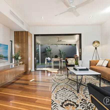 Image 1 - 18 Suvla Street, Balmoral QLD 4171, Australia - Apartment for rent