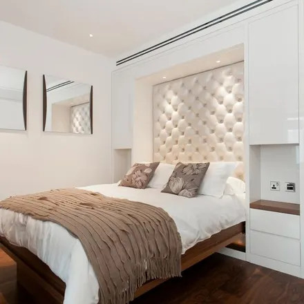 Image 1 - The Heron, 5 Moor Lane, Barbican, London, EC2Y 9AP, United Kingdom - Apartment for rent