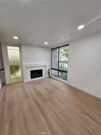 Image 6 - Alley 87643, Los Angeles, CA 91316, USA - House for rent