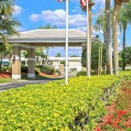 Image 2 - 301 Brigantine Boulevard, Buccaneer, North Fort Myers, FL 33917, USA - House for sale