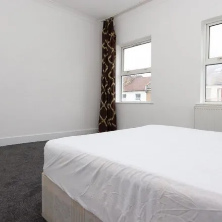 Rent this 5 bed apartment on Meyrick Road in Dudden Hill, London