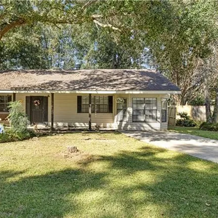 Buy this 3 bed house on 16 Hickory Drive in Covington, LA 70433