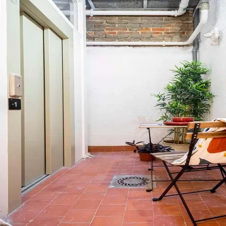 Rent this 1 bed apartment on Madrid in Pink's, Calle de Alburquerque