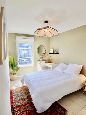 Rent this 1 bed apartment on 33 Cours de Québec in 33300 Bordeaux, France