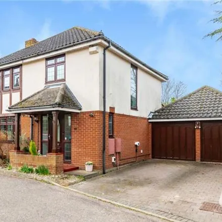 Buy this 3 bed house on Warwick Place in Coxtie Green, CM14 5QB