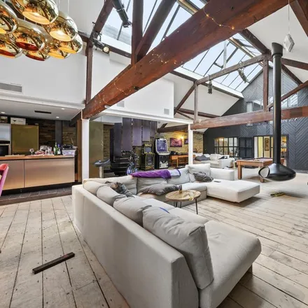 Image 1 - Metropolitan Wharf, 70 Wapping Wall, Ratcliffe, London, E1W 3SS, United Kingdom - Apartment for rent