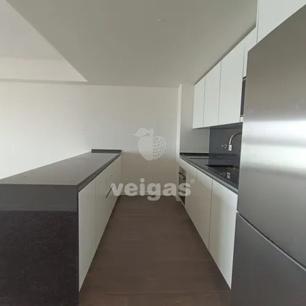 Image 7 - Rua dos Girassóis, 2660-315 Loures, Portugal - Apartment for rent