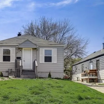 Buy this 3 bed house on 1217 Oakland Avenue in Kansas City, KS 66102
