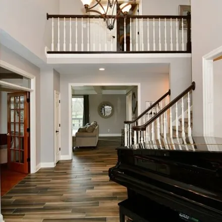 Image 3 - 7442 Fox Hollow Ridge, Zionsville, IN 46077, USA - House for sale