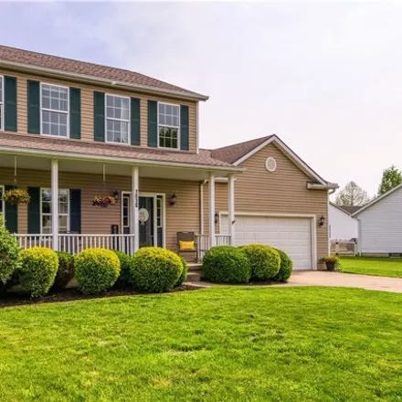 Buy this 3 bed house on 1028 Glenrich Circle in Ravenna, OH 44266