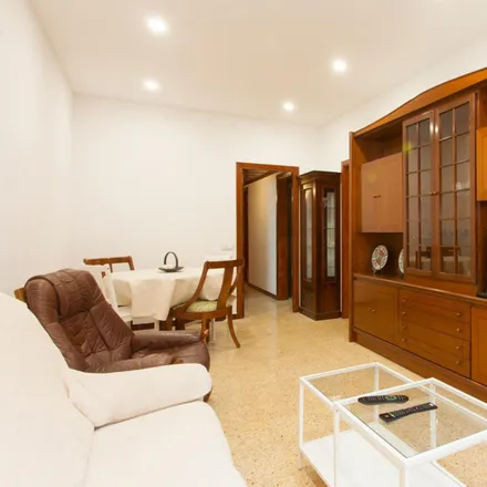 Image 4 - Carrer de la Indústria, 168, 08025 Barcelona, Spain - Apartment for rent