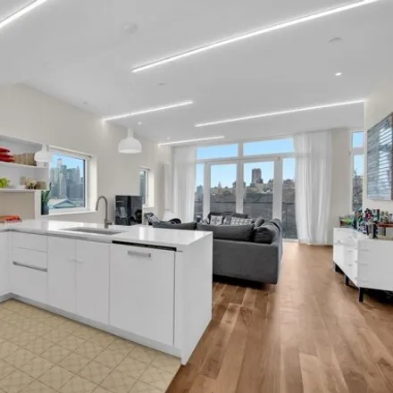 Buy this 3 bed condo on 84 Congress Street in New York, NY 11201