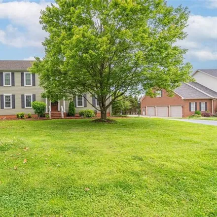 Buy this 4 bed house on 687 Bentwurth Dr in Bowling Green, Kentucky