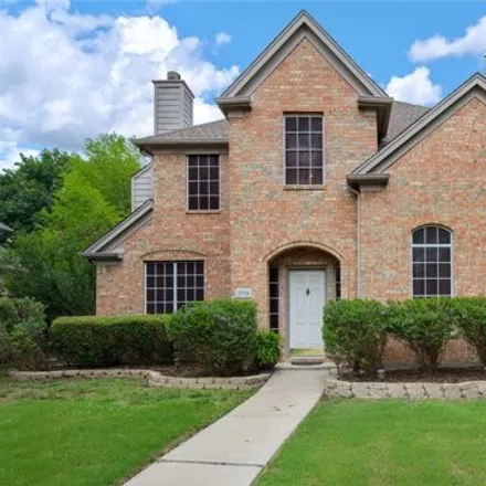 Buy this 3 bed house on 2739 Summit View Drive in Plano, TX 75025