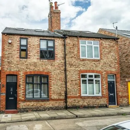 Buy this 3 bed duplex on Curzon Terrace in York, YO23 1ET