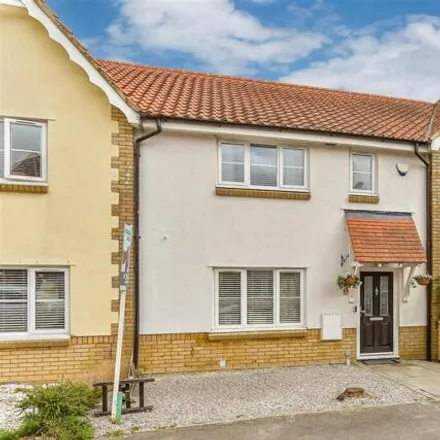 Buy this 3 bed townhouse on Hazel Close in Basildon, SS15 5GT