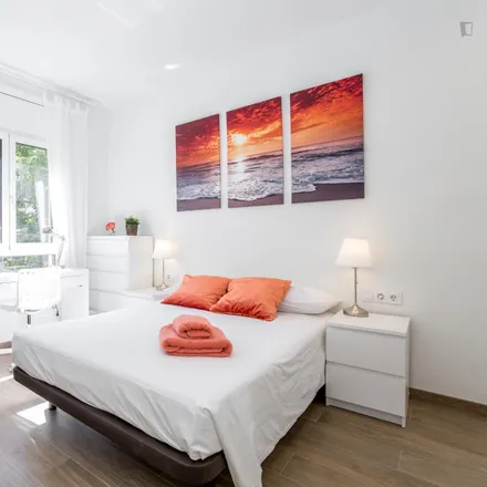 Rent this 3 bed room on Frankfurt Monfort in Carrer de Pi i Margall, 15