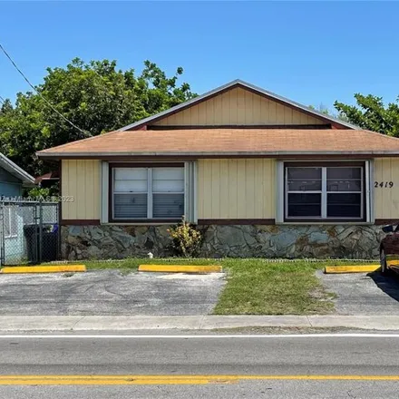 Buy this 1studio house on 2427 Johnson Street in Hollywood, FL 33020