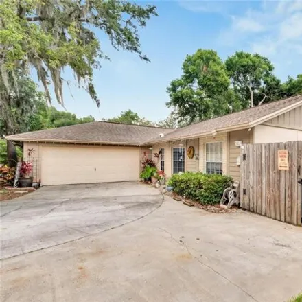 Buy this 3 bed house on 12324 Yellow Rose Circle in Riverview, FL 33569