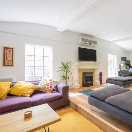 Rent this 3 bed house on Copgate Path in London, SW16 3EA