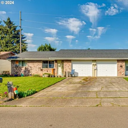 Buy this 4 bed house on 806 Southeast 110th Avenue in Vancouver, WA 98664