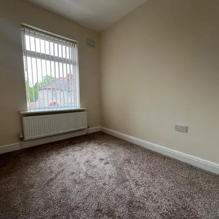Rent this 3 bed townhouse on Wycliffe Road West in Coventry, CV2 3DX
