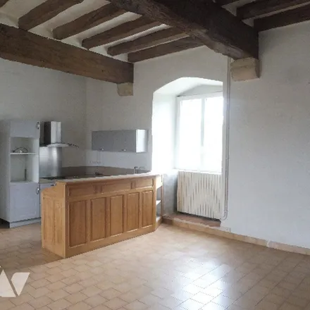 Rent this 4 bed apartment on 11 Rue de la Gare in 49150 Baugé-en-Anjou, France
