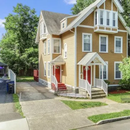 Rent this 3 bed house on 26 Compton Street in New Haven, CT 06511