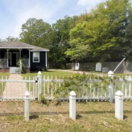 Buy this 3 bed house on 1521 42nd Avenue in Gulfport, MS 39501