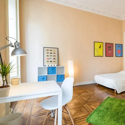 Rent this 6 bed room on 13 Rue Vaubecour in 69002 Lyon, France