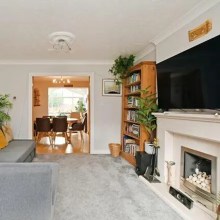Image 7 - 17 Periwood Lane, Sheffield, S8 0HP, United Kingdom - House for sale