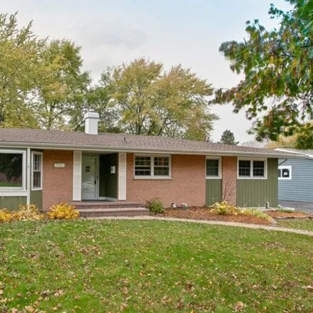 Buy this 4 bed house on 719 South 4th Avenue in Libertyville, IL 60048