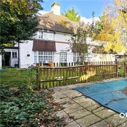 Image 3 - Milton Road, London, UB10 8NJ, United Kingdom - House for sale