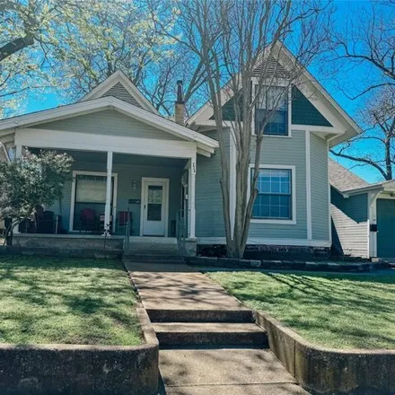 Buy this 1 bed house on 270 West Hull Street in Denison, TX 75020