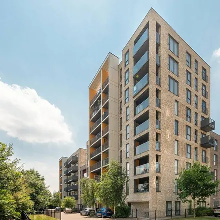 Rent this 3 bed apartment on Chronicle Avenue in London, NW9 4BB